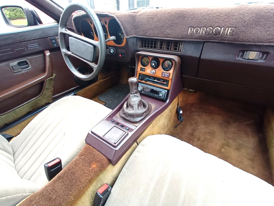 1983 Porsche 944 - Image 11 of 30