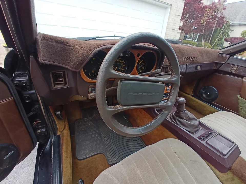 1983 Porsche 944 - Image 10 of 30