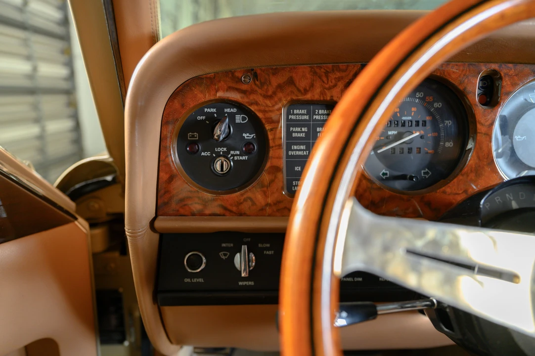 1983 Rolls-Royce Corniche Series I - Image 27 of 31