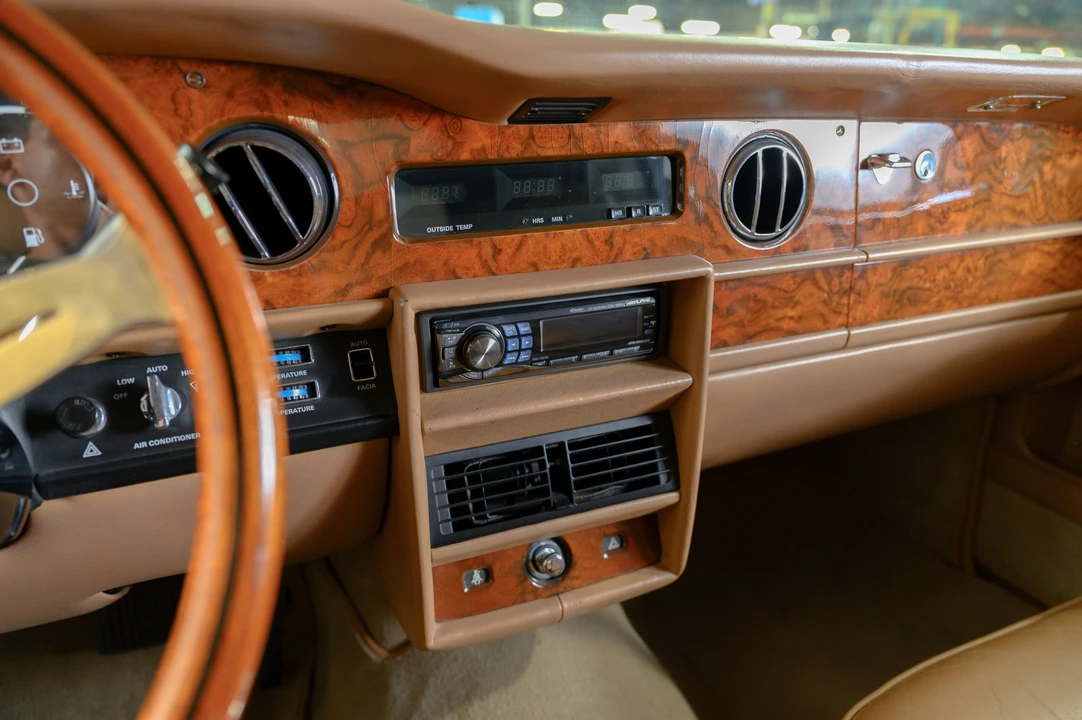 1983 Rolls-Royce Corniche Series I - Image 29 of 31