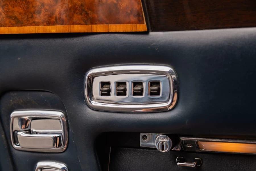 1983 Rolls-Royce Corniche Series I - Image 29 of 31