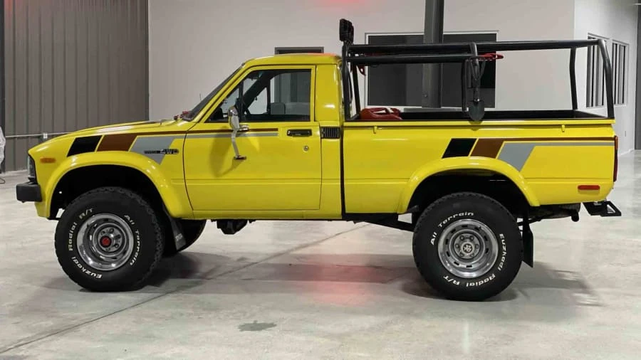 1983 Toyota Dolphin - Image 2 of 27