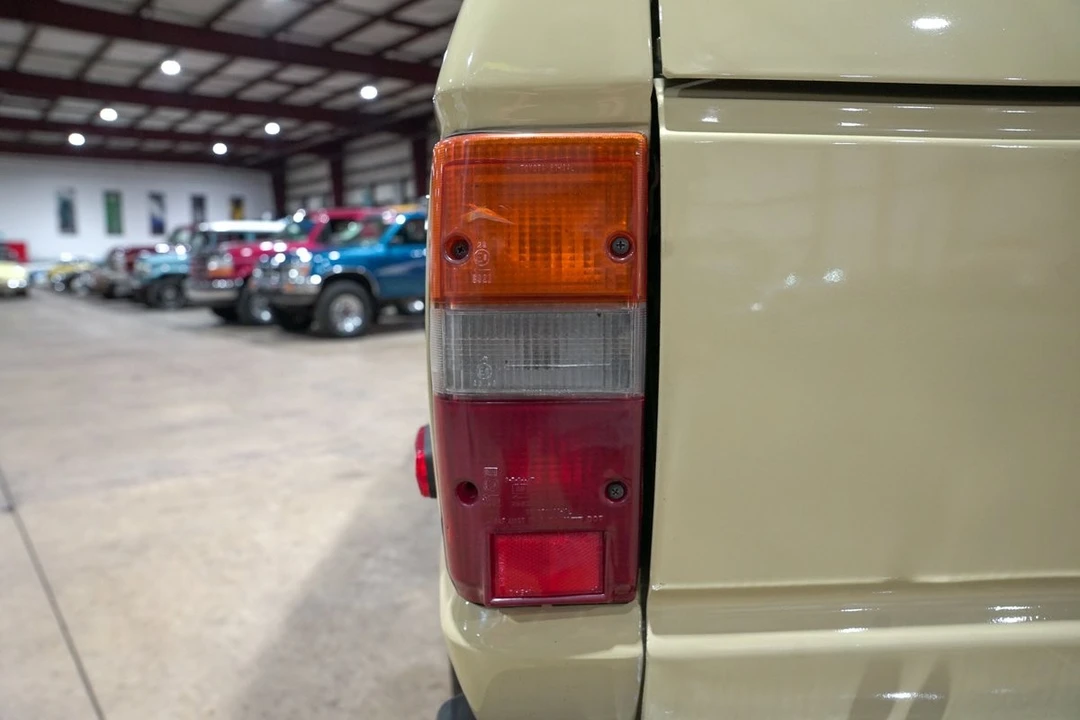1983 Toyota J60 Land Cruiser - Image 17 of 31