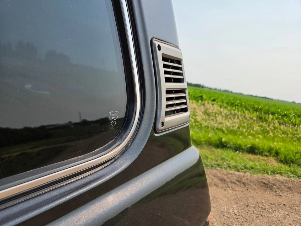 1983 Toyota J60 Land Cruiser - Image 10 of 31