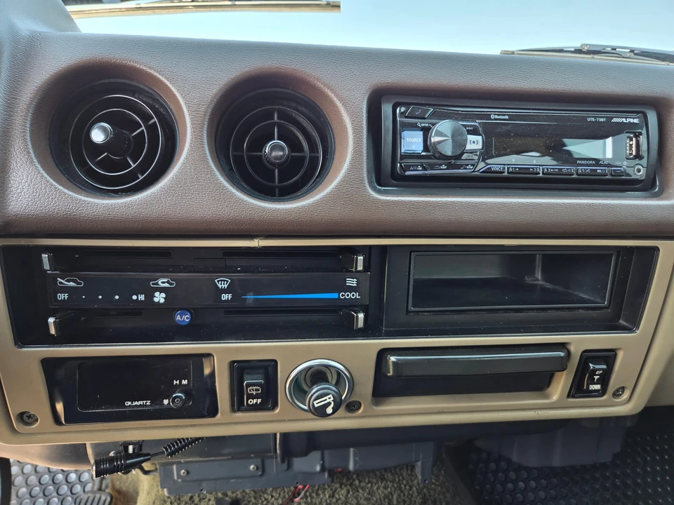 1983 Toyota J60 Land Cruiser - Image 26 of 31