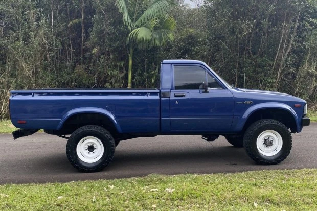 1983 Toyota Hilux 3rd Gen - Image 2 of 7