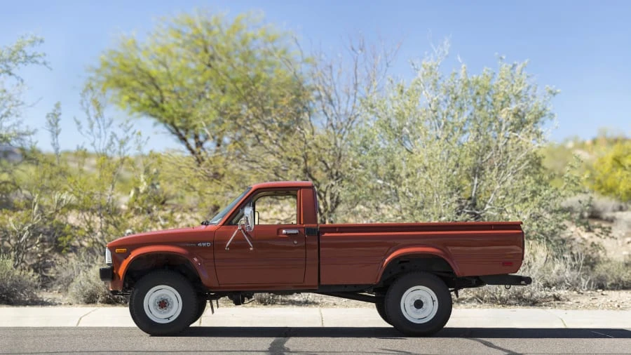 1983 Toyota Hilux 3rd Gen - Image 2 of 12