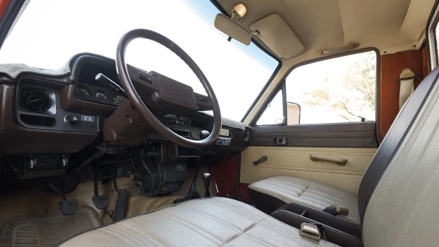 1983 Toyota Hilux 3rd Gen - Image 4 of 12