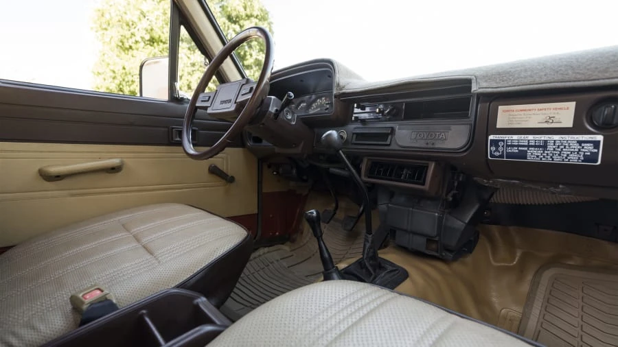 1983 Toyota Hilux 3rd Gen - Image 5 of 12