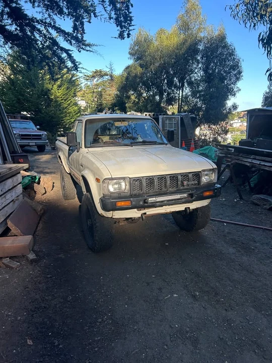 1983 Toyota Trekker - Image 2 of 9