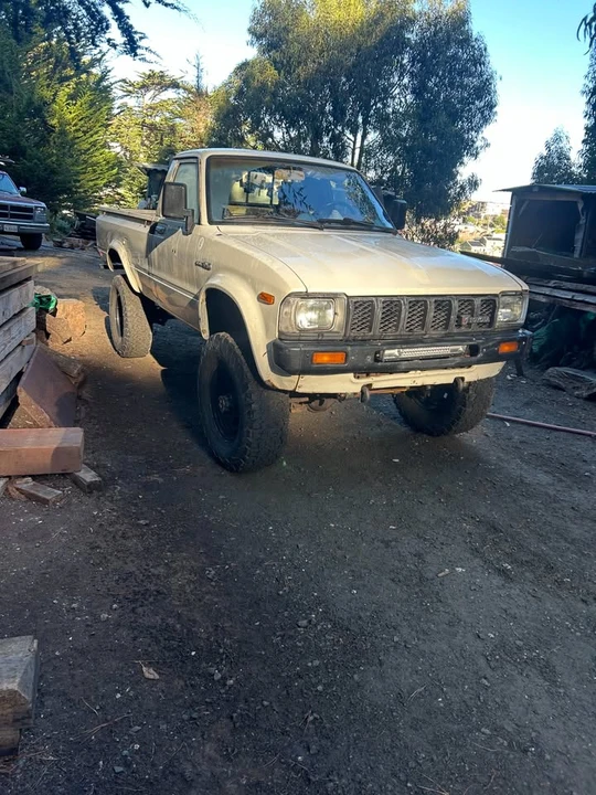 1983 Toyota Trekker - Image 3 of 9