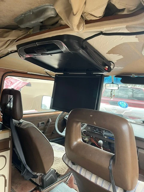 1983 Volkswagen EuroVan - Image 12 of 16
