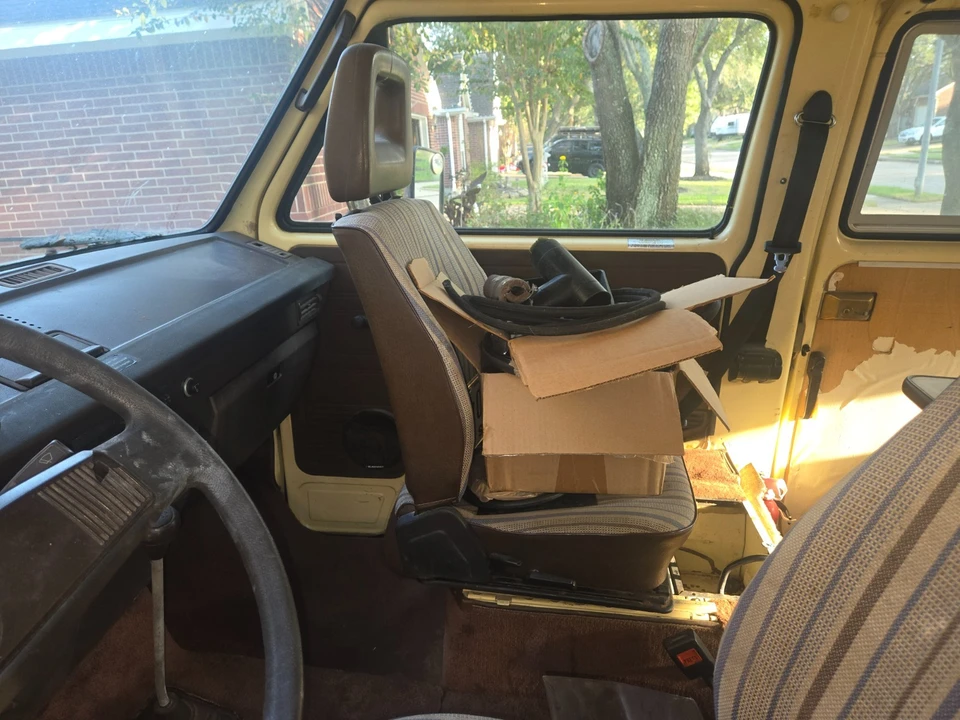 1983 Volkswagen Bay-Window Bus - Image 14 of 21