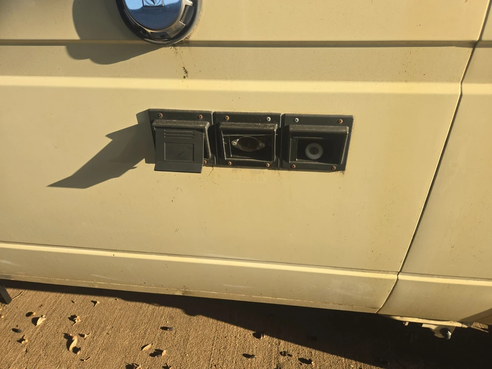 1983 Volkswagen Bay-Window Bus - Image 10 of 21