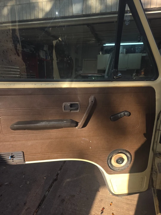 1983 Volkswagen Bay-Window Bus - Image 13 of 21