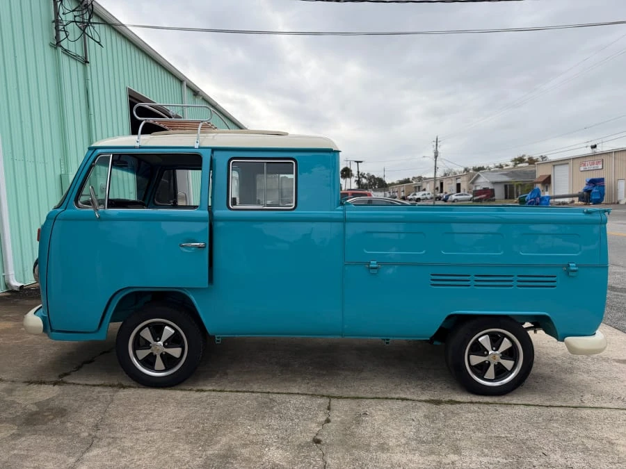 1983 Volkswagen Bay-Window Pickup - Image 2 of 10