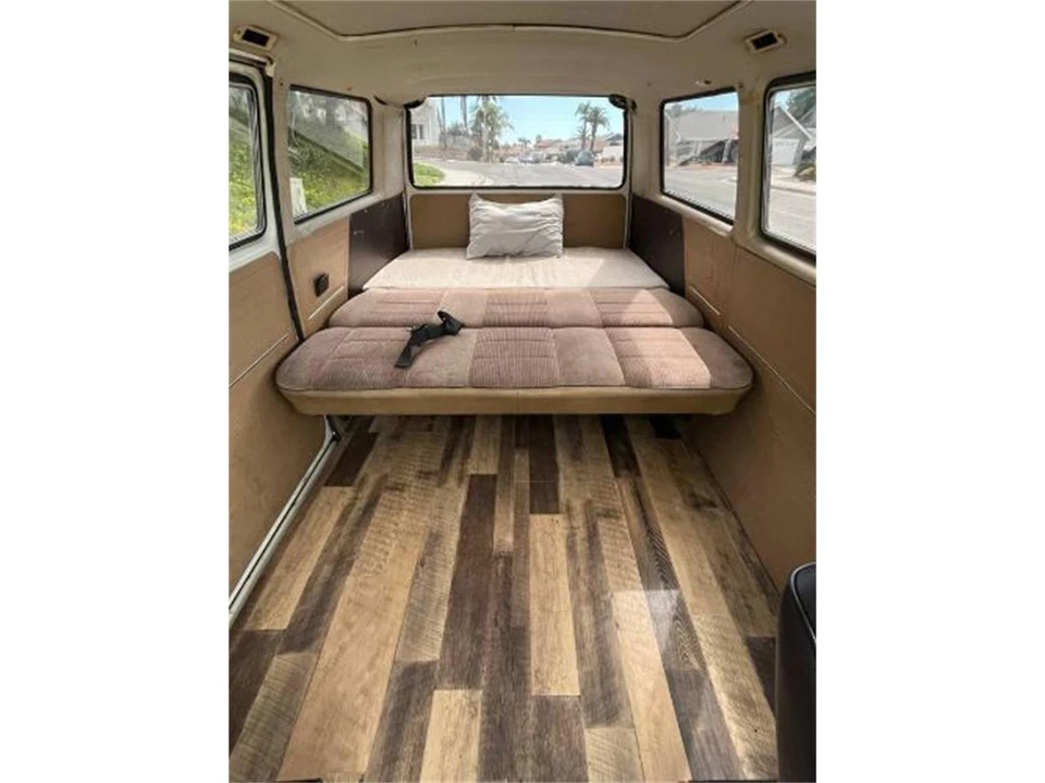 1983 Volkswagen Vanagon - Image 10 of 21