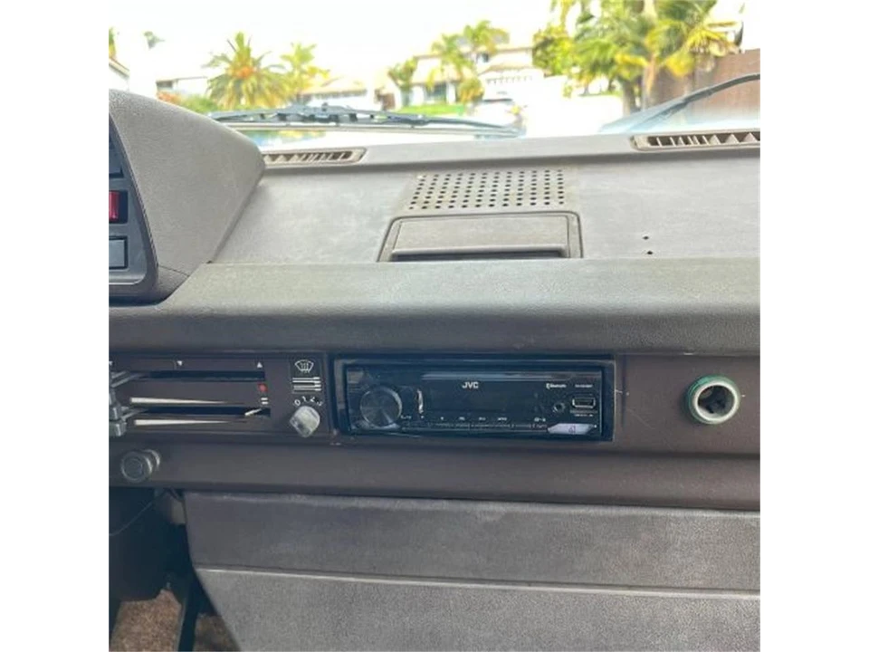 1983 Volkswagen Vanagon - Image 15 of 21