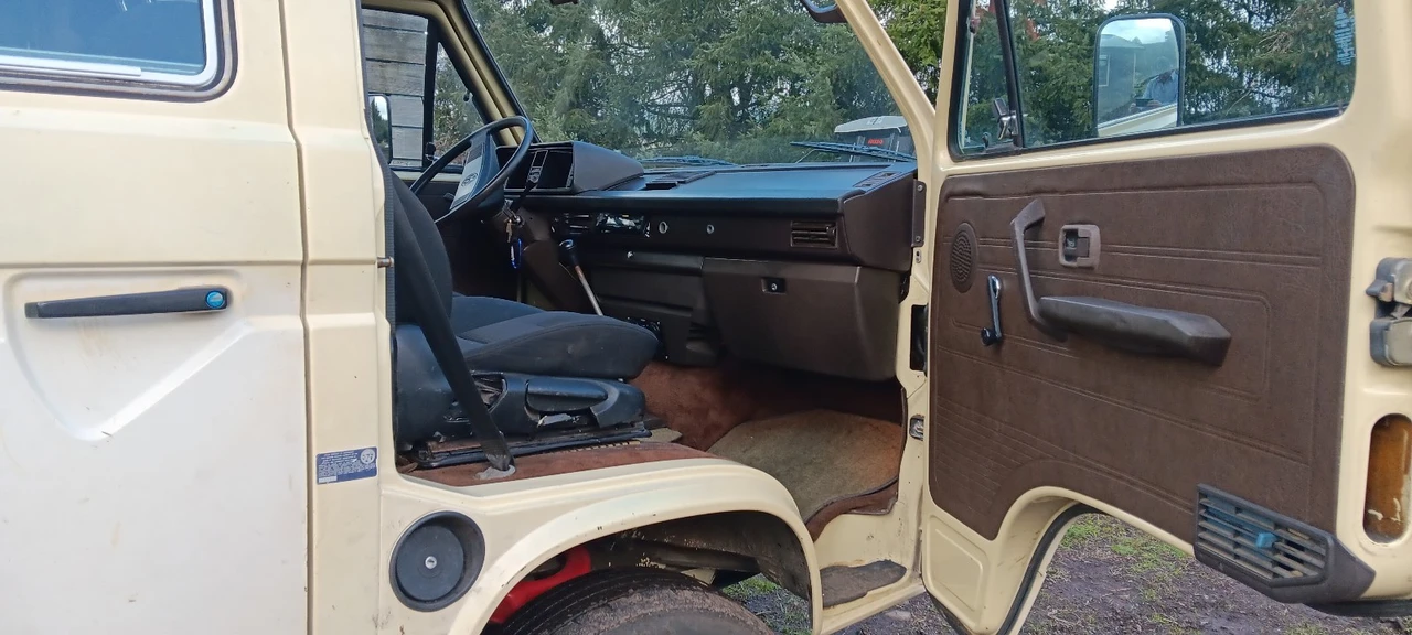 1983 Volkswagen EuroVan - Image 13 of 21