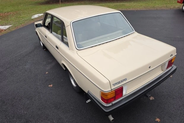 1983 Volvo 244 - Image 2 of 7