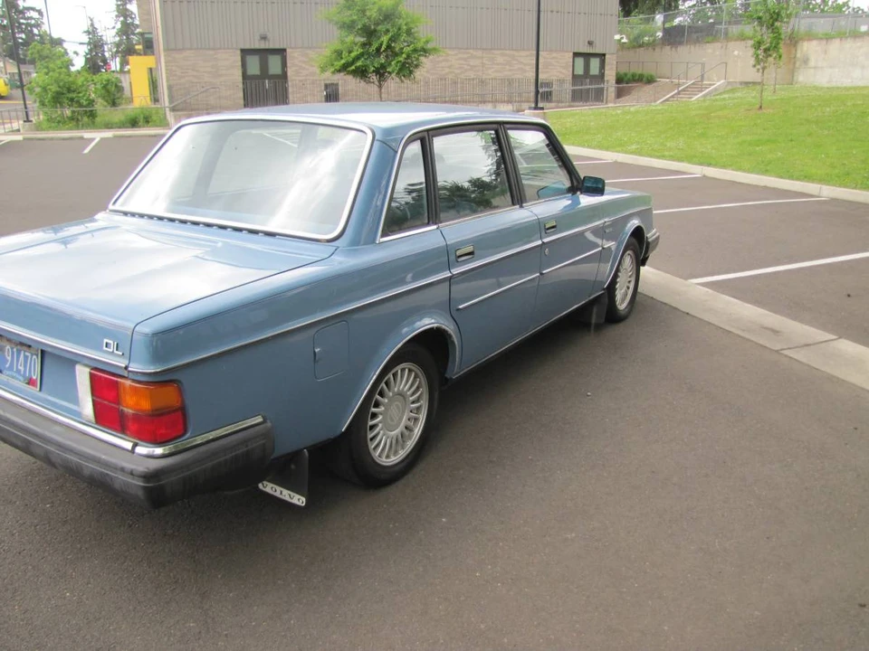 1983 Volvo 200 Series - Image 8 of 18
