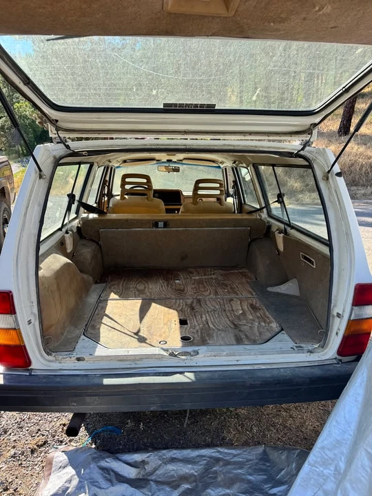 1983 Volvo 244 - Image 7 of 14