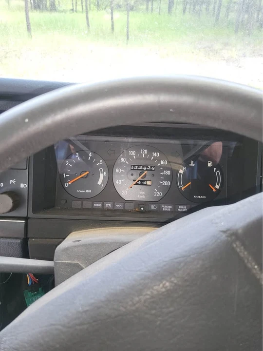 1983 Volvo 244 - Image 2 of 8
