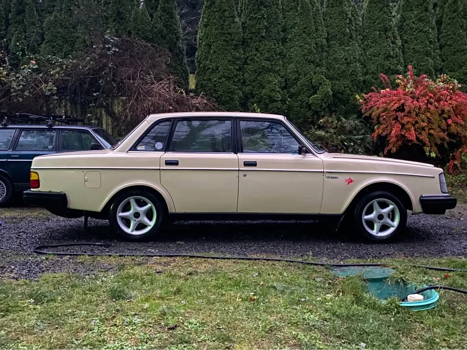 1983 Volvo 244 - Image 2 of 11