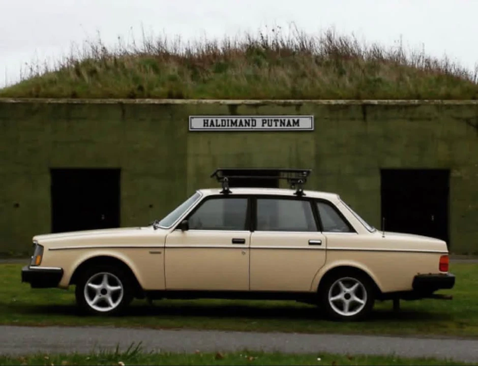 1983 Volvo 244 - Image 7 of 11