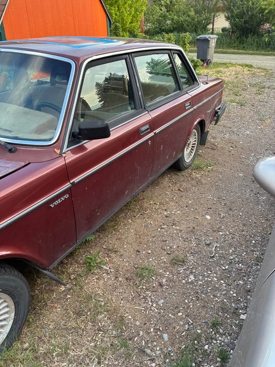 1983 Volvo 244 - Image 3 of 7