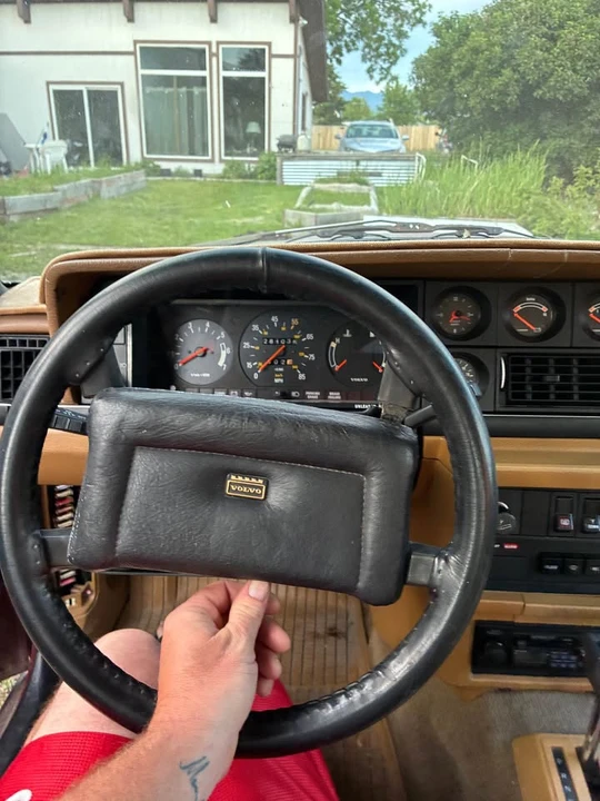 1983 Volvo 244 - Image 5 of 7