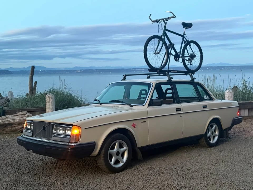 1983 Volvo 244 - Image 11 of 11