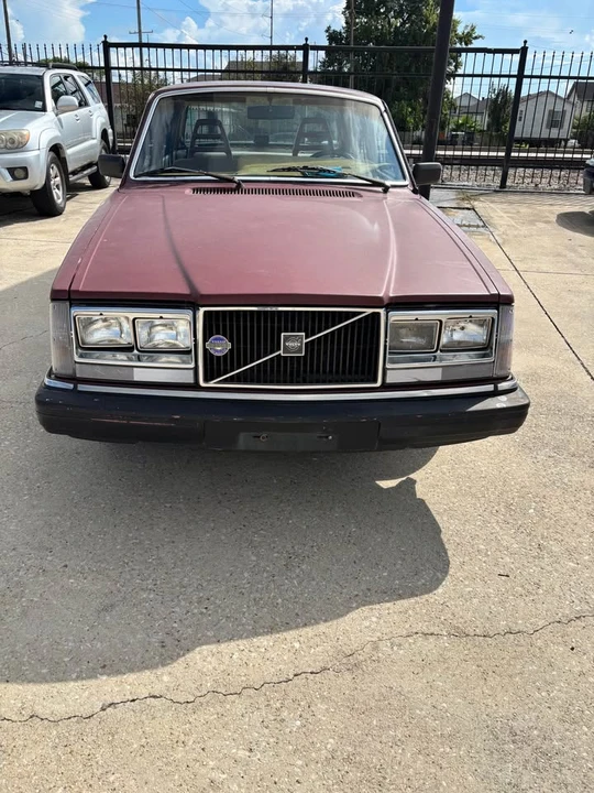1983 Volvo 244 - Image 3 of 8