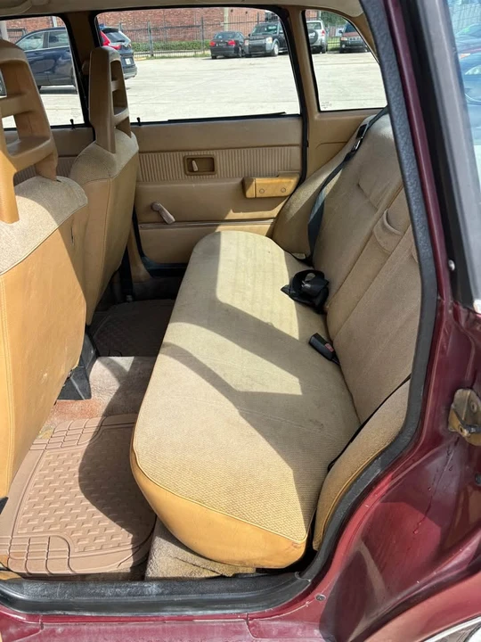 1983 Volvo 244 - Image 6 of 8