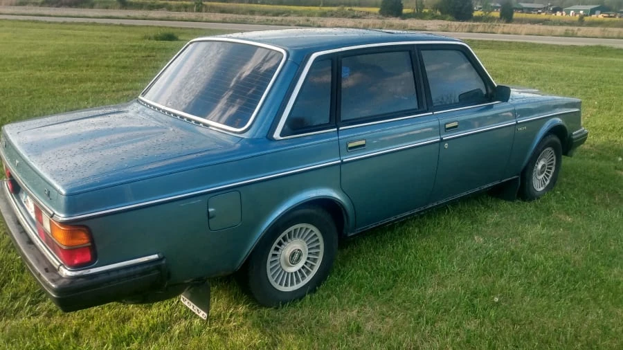 1983 Volvo 244 - Image 5 of 21