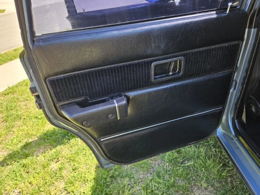 1983 Volvo 244 - Image 18 of 21