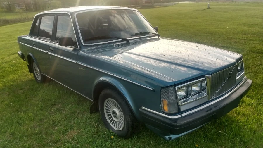 1983 Volvo 244 - Image 4 of 21