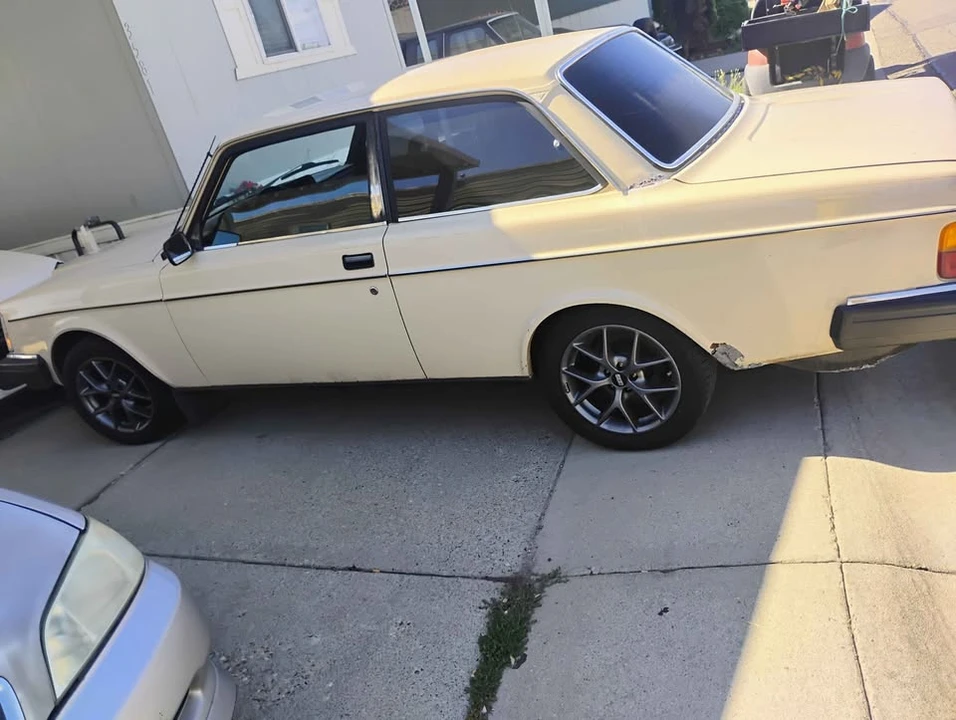 1983 Volvo 245 - Image 4 of 7
