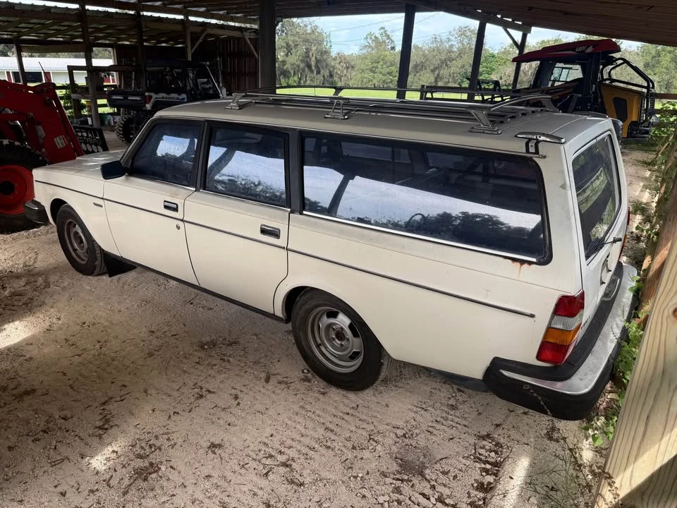 1983 Volvo 245 - Image 3 of 10