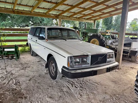 1983 Volvo 240 Wagon 4D
