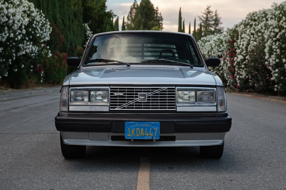 1983 Volvo 242 - Image 11 of 31