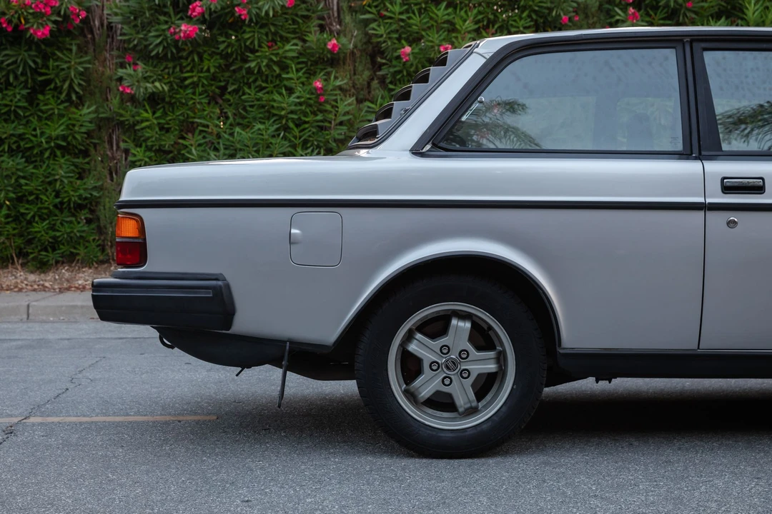 1983 Volvo 242 - Image 3 of 31