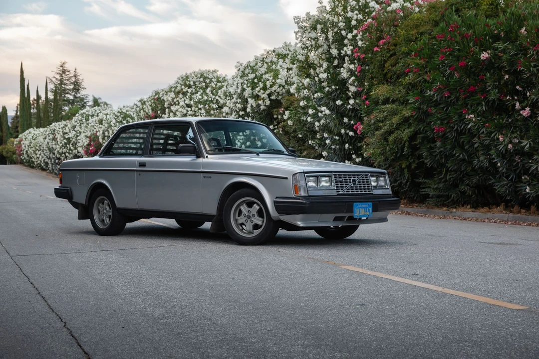 1983 Volvo 242 - Image 6 of 31