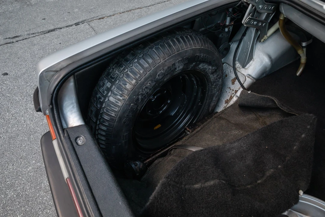 1983 Volvo 242 - Image 18 of 31