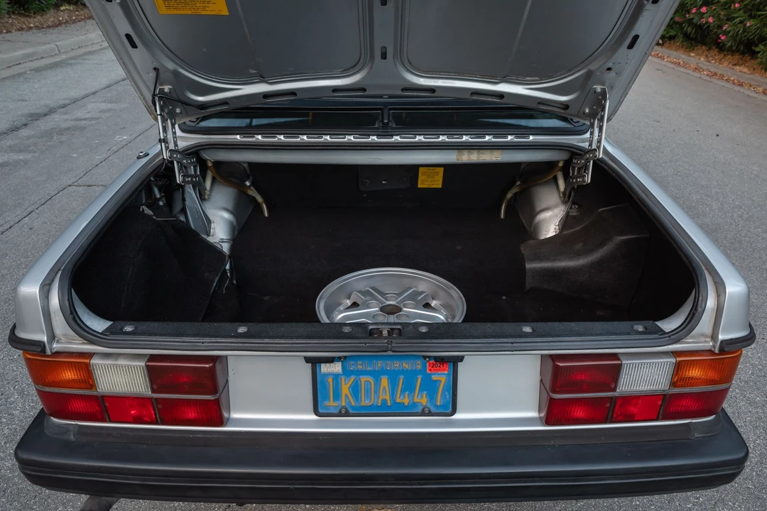 1983 Volvo 242 - Image 22 of 31