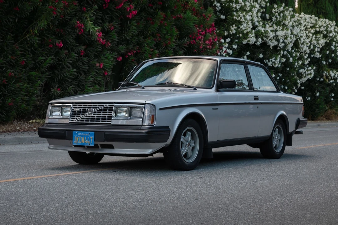 1983 Volvo 242 - Image 9 of 31