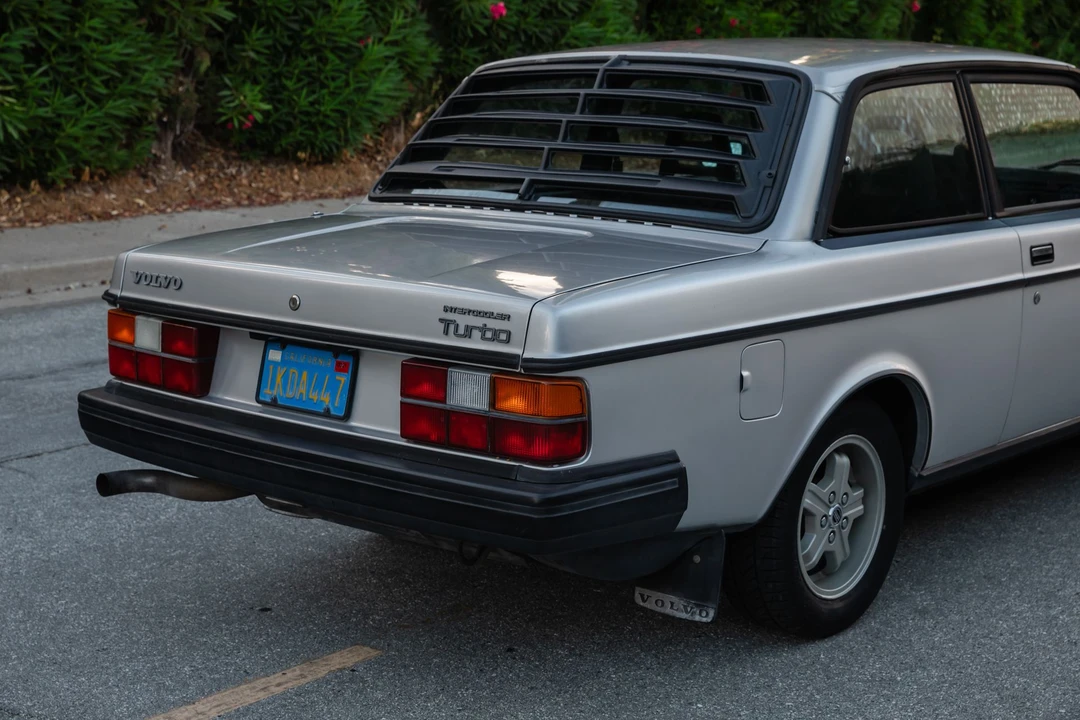 1983 Volvo 242 - Image 16 of 31