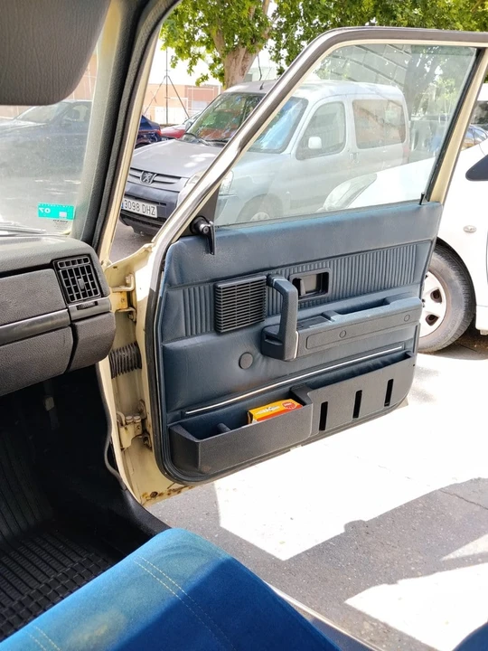 1983 Volvo 244 - Image 28 of 31
