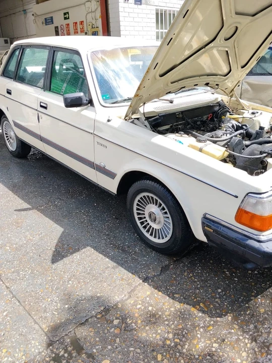 1983 Volvo 244 - Image 30 of 31