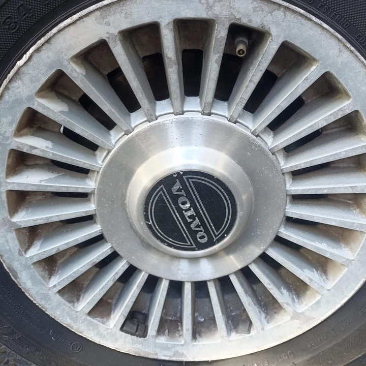 1983 Volvo 244 - Image 8 of 31